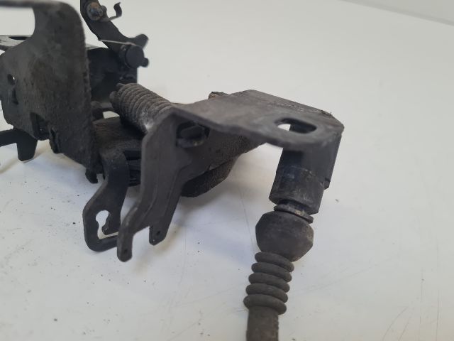 bontott VW GOLF IV Motorháztető Zárszerkezet