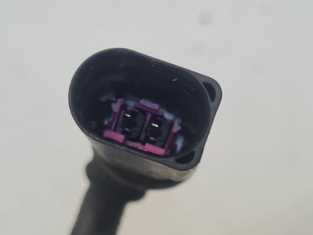 bontott VW GOLF IV Motorháztető Zárszerkezet