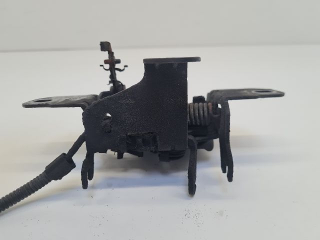 bontott VW GOLF IV Motorháztető Zárszerkezet