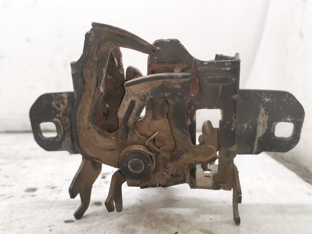 bontott VW GOLF IV Motorháztető Zárszerkezet