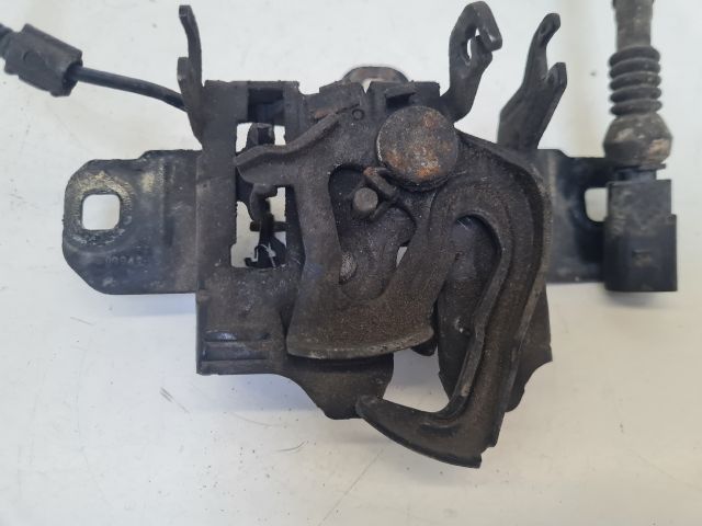 bontott VW GOLF IV Motorháztető Zárszerkezet