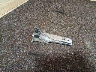 bontott VW GOLF IV Motorháztető Zsanér Pár