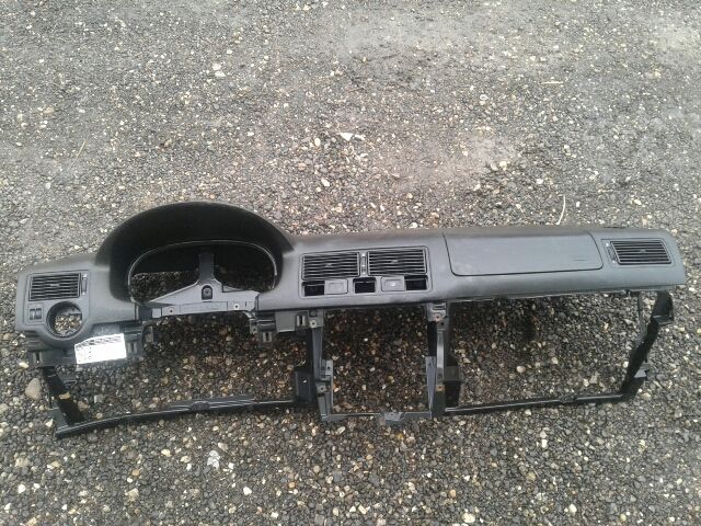 bontott VW GOLF IV Műszerfal Héj