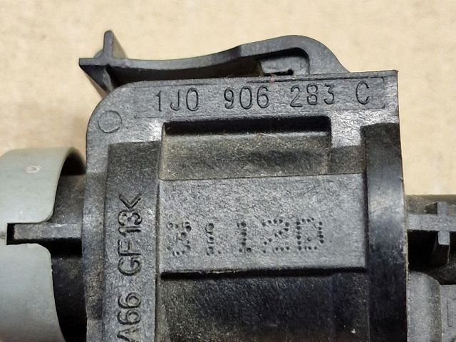 bontott VW GOLF IV Nyomásszabályzó Szelep