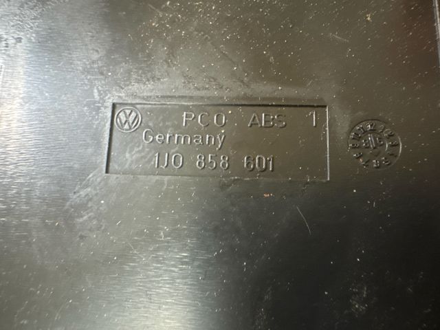 bontott VW GOLF IV Pohártartó