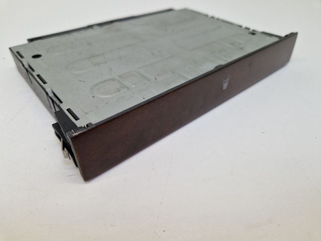 bontott VW GOLF IV Pohártartó