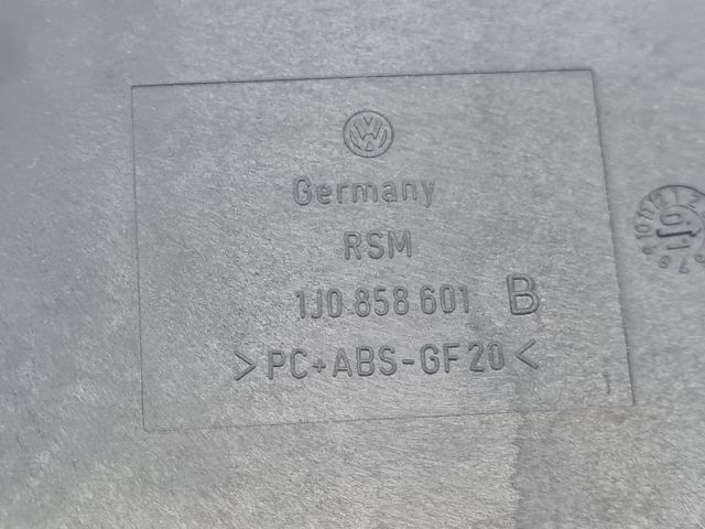 bontott VW GOLF IV Pohártartó