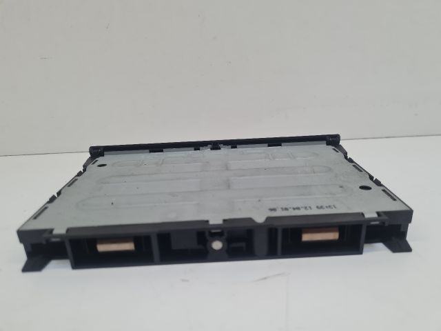 bontott VW GOLF IV Pohártartó