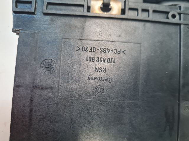 bontott VW GOLF IV Pohártartó