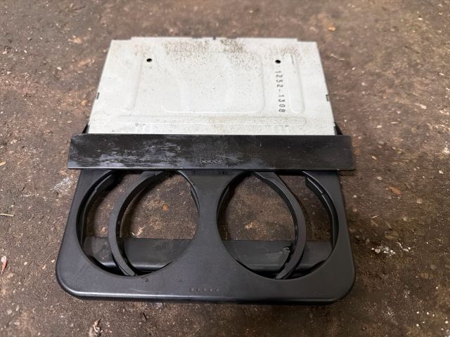 bontott VW GOLF IV Pohártartó