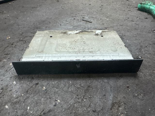 bontott VW GOLF IV Pohártartó