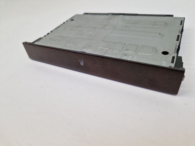 bontott VW GOLF IV Pohártartó