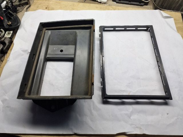 bontott VW GOLF IV Pollenszűrő Ház