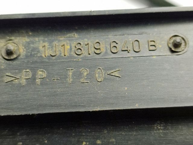 bontott VW GOLF IV Pollenszűrő Ház