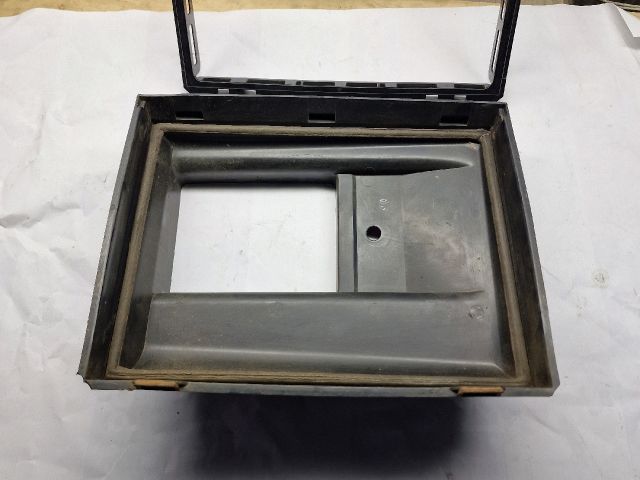 bontott VW GOLF IV Pollenszűrő Ház