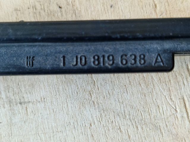 bontott VW GOLF IV Pollenszűrő Ház