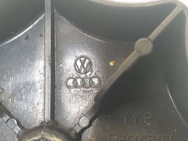 bontott VW GOLF IV Pótkerék Rögzítő