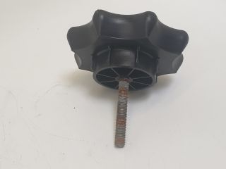 bontott VW GOLF IV Pótkerék Rögzítő