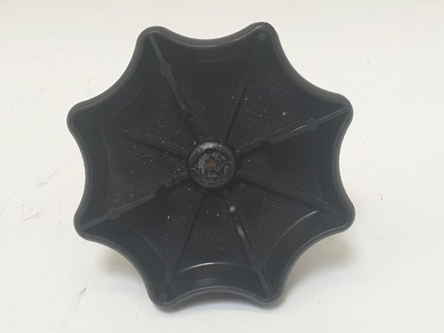 bontott VW GOLF IV Pótkerék Rögzítő