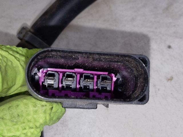 bontott VW GOLF IV Pozitív Kábel