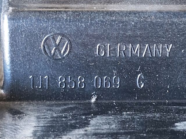 bontott VW GOLF IV Rádió / CD Keret