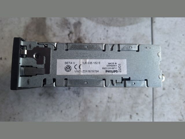 bontott VW GOLF IV Rádió / CD