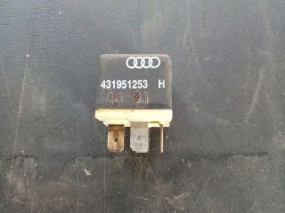 bontott VW GOLF IV Relé