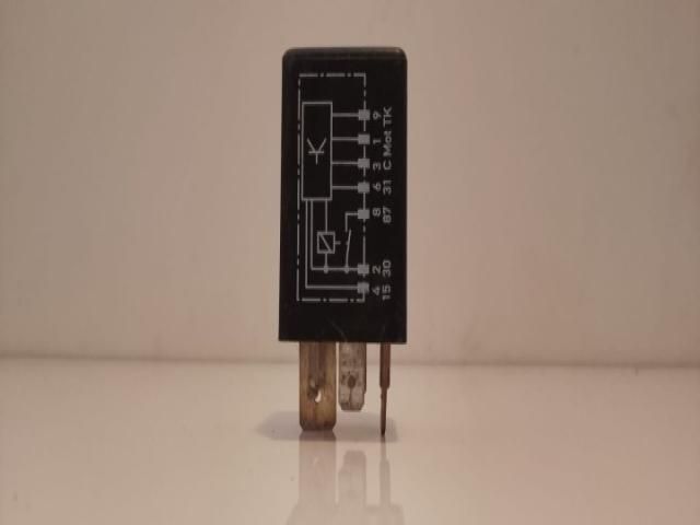 bontott VW GOLF IV Relé