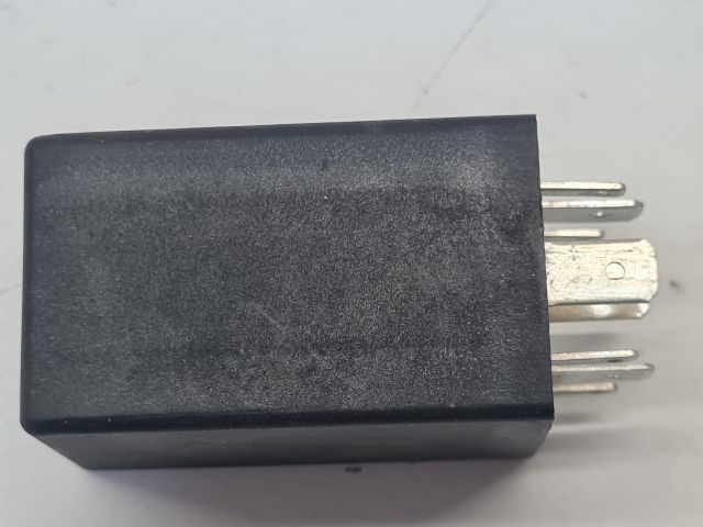 bontott VW GOLF IV Relé