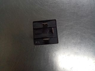 bontott VW GOLF IV Relé