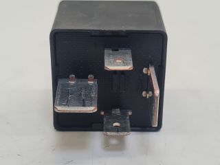 bontott VW GOLF IV Relé