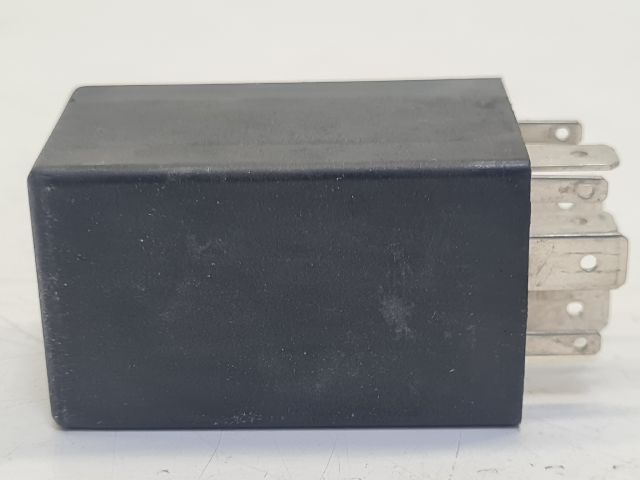 bontott VW GOLF IV Relé