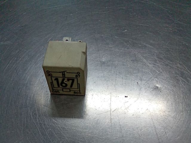 bontott VW GOLF IV Relé