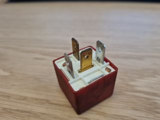 bontott VW GOLF IV Relé