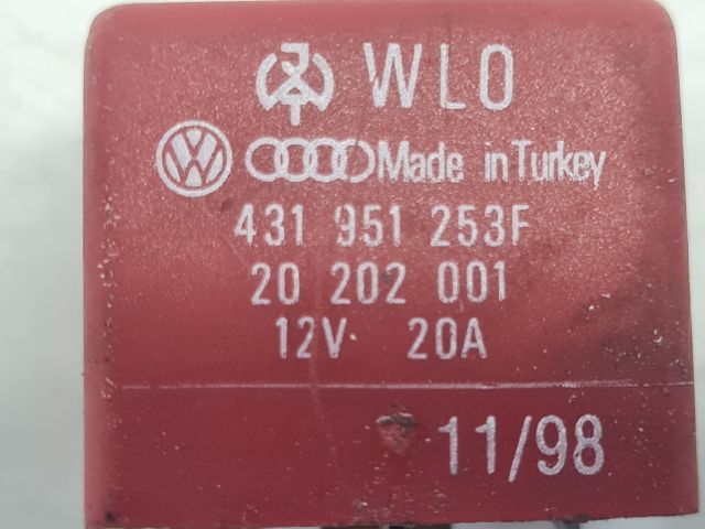 bontott VW GOLF IV Relé