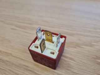 bontott VW GOLF IV Relé