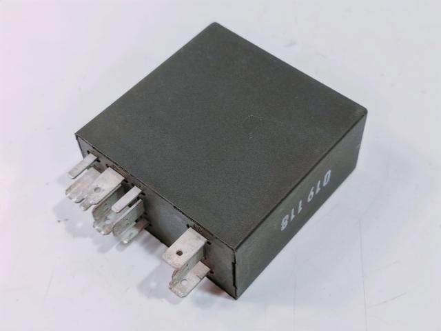 bontott VW GOLF IV Relé