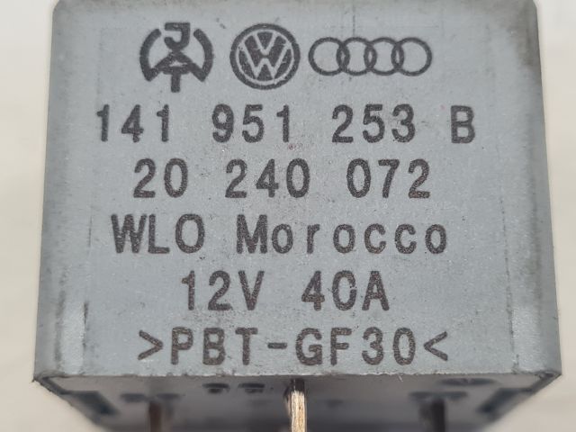bontott VW GOLF IV Relé