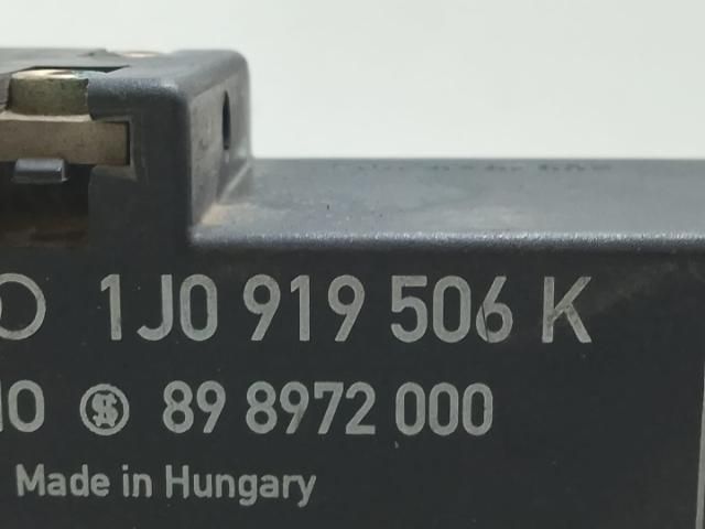 bontott VW GOLF IV Relé