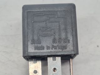 bontott VW GOLF IV Relé