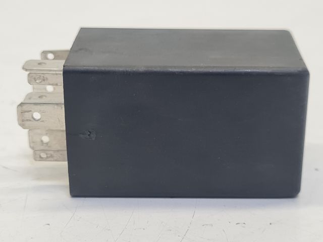 bontott VW GOLF IV Relé