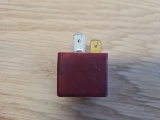 bontott VW GOLF IV Relé