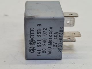 bontott VW GOLF IV Relé