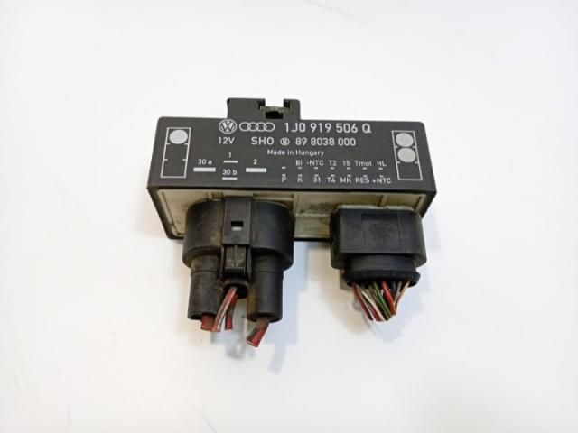 bontott VW GOLF IV Relé