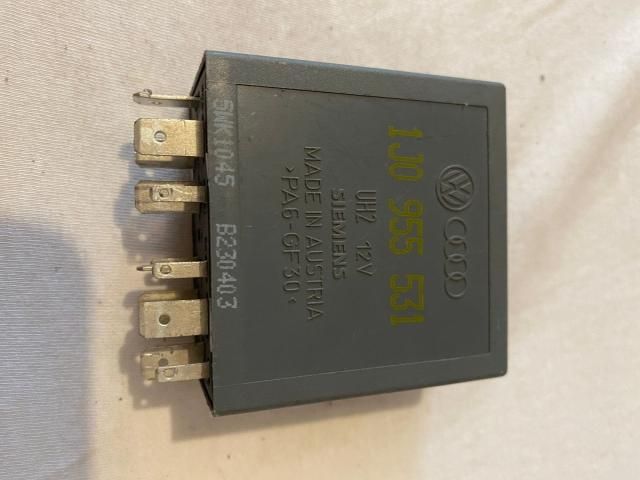 bontott VW GOLF IV Relé