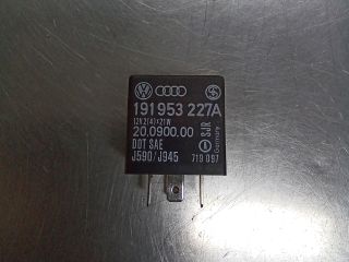 bontott VW GOLF IV Relé