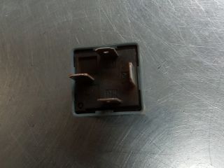 bontott VW GOLF IV Relé