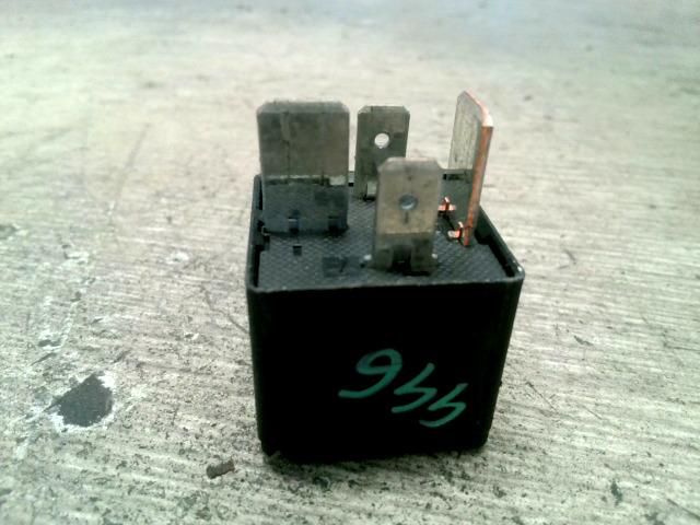 bontott VW GOLF IV Relé