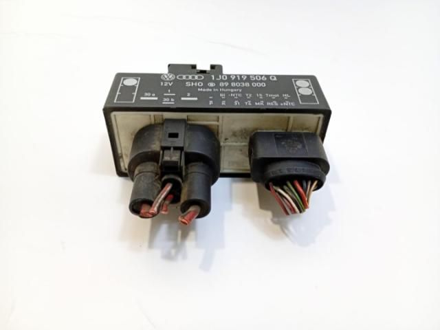 bontott VW GOLF IV Relé