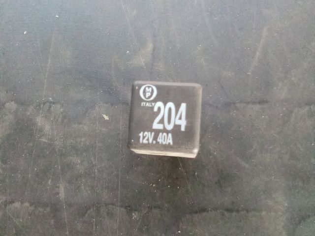 bontott VW GOLF IV Relé